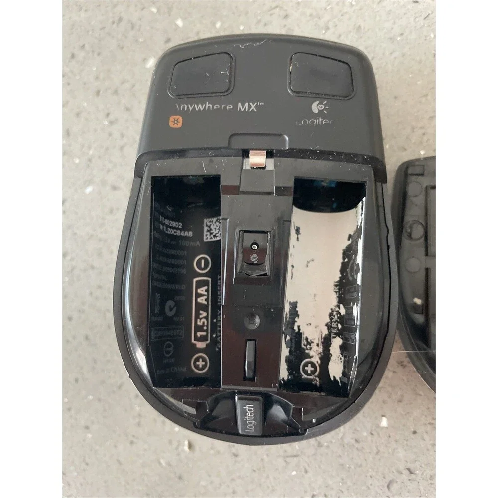 Logitech Anywhere MX Wireless Mouse - Black - Darkfield - with Dongle w case